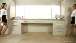 مهبل جينا ماليكوفا يحصل على تمرين قوي ومؤلم في يوم مشمس