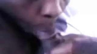 بنت بتقصف بتم صديقتها