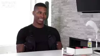 ضرب الطيز البكاء