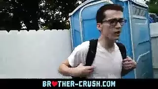 الذي يذاكر كثيرا ملابس السباحة بخ الشرج