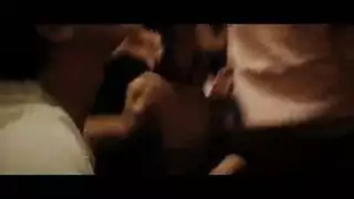 مضيفة طيران مراهقة تأخذ انتصابًا ضخمًا في فمها على كاميرا مباشرة