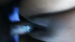 الزوج والزوجة تقاسم الديك الثابت