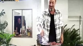 ينيك الشرطية في المطار مترجم بى العربية