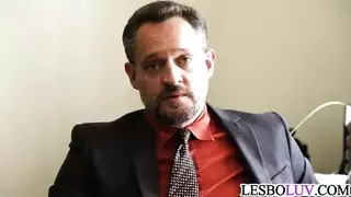 ثنائي ساخن في غرفة التدليك مع بيني باكس وعشيقها