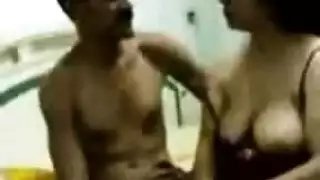 عاهرات الشوارع المصرية: جنس في الأماكن العامة وتدفق السوائل