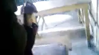 مراهق مصري يحبس جارته للتقبيل الجامح وممارسة الجنس العنيف