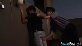 قد يكون المؤقت المقيّد صعبًا ، لكن هذا الشاب المراهق على وشك معرفة ذلك