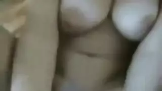 لبنانية عذراء أول مرة في أول ظهور إباحي صريح