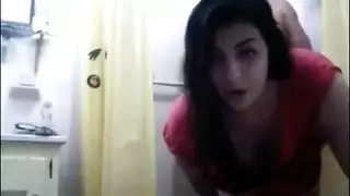 جنس محظور: شاب عربي يأخذ زوجة أخيه في الحمام