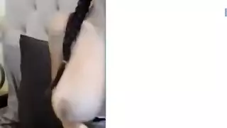 عربية ساخنة في عرض تعري عاري مع أثداء ممتلة