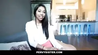 إباحية مثلية: مثيرات يعانقن ويلمسن بعض