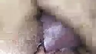 فتاة متهيجة تتعرض لضرب قوي