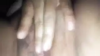 القذف بوجه لاخت امام صديقتها