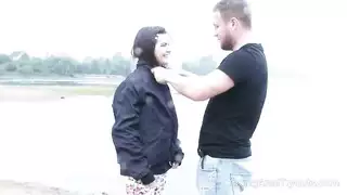 طالبه مع فراش المدرسه سكس