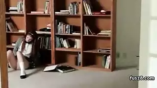 فتاة على ستايل أنجلينا جولي في جنس شرجي قوي