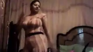 بنت تتناك من عشيقها في البيت