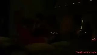 شاب سالب يأخذه بقوة