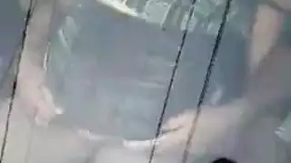 كبار وصغار: جماع خشن بين الأجيال
