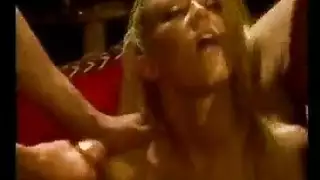 أمهات أوكرانيات ناضجات تبلع السائل المنوي