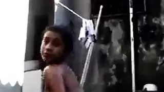 سكس مراهقة: جلسة استمناء سرية كادت تكتشفها العائلة