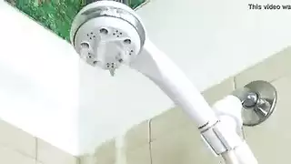 ابن الزوج يضاجع زوجة أبيه الشقراء حتى تصرخ