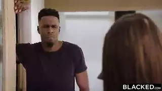 بورن جامح: أنجيلا وايت تُنكح بقوة في وضعيات ساخنة