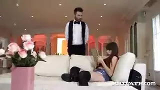 الكس الفرنسي المشعر يُدمر بواسطة الخادم في مشهد إكس إكس إكس هذا