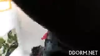حفلة نيك في الغرفة: ركوب الأريكة الخضراء