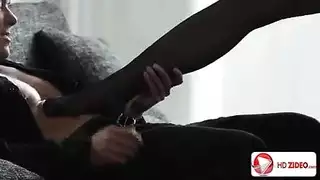 أقدام مغرية على قضيب تؤدي لاختراق مهبلي عميق ولعق