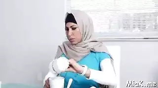 مبادئ مص القضيب: فصل صريح من أمريكي للفتيات المحجبات