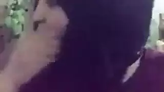 أخ مسترق يصوّر أخته تأخذ نيك مزدوج