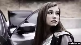 ثنائي محرم: أخ يعرض أخته لممارسة جنس جماعي