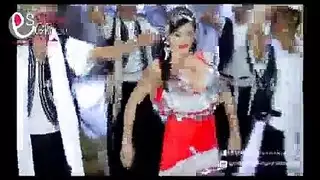 الراقصة العربية المثيرة تمارس الجنس بخصرها وتهز أثداءها