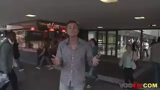 شاب يشقط ناضجة ألمانية ممحونة من الشارع ويأخذها على بيته عشان ينيكها جامد