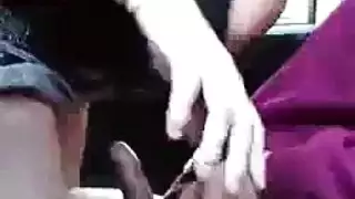 سكس نار مع كوبل عربي يمارسون الجنس في السيارة
