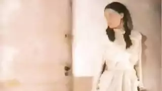 فتاة متعطشة للقضيب تبتلع كل قطرة أخيرة
