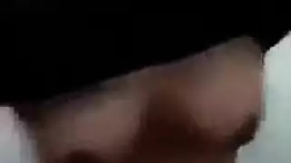 استمناء محجبة: صدر كبير وكس أملس حليق