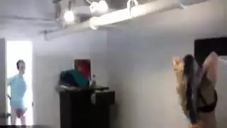 ابي اردك أن تنيكني مثل امي مترجم