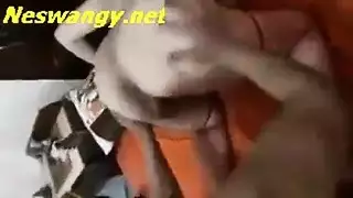 جلسة مص ورضاعة إباحية حتى قذف متفجر