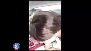 جنس فموي حميمي في المركبة امرأة سورية ترضي رجلاً