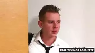 هي لا تمارس الجنس إلا مع الفتيات ذوات الكس الرائع