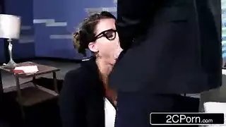 وجهها على الحائط وجنس مهبلي قاسي