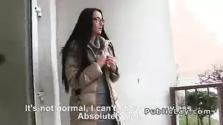 دفع الجارة لأجل أن أضيق خرم ابنها