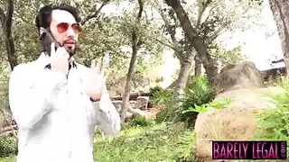 أتناول كل بوصة من ذلك العمود الأسود الصغير