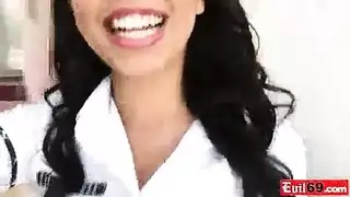 الضرب بقوة في المؤخرة
