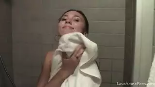 أول شريط بورن لنا: حركات شرجية ومهبلية ساخنة في الحمام