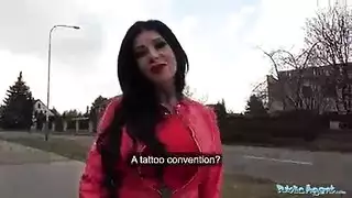 مص قضيب وإيلاج مهبلي في مكان عام مع امرأة فاتنة