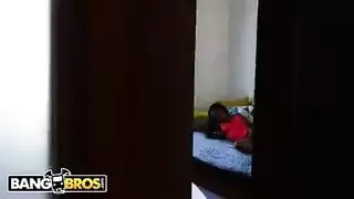 امرأة سوداء جميلة تمارس الجنس كثيرا وبسرعة