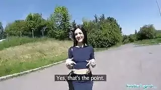 سمراء صدرها كبير تريك كم يمكنها أن تأخذه بعمق