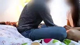 الجمال الشاب الساخن يعرف كيف يأخذ القضيب طوال اليوم